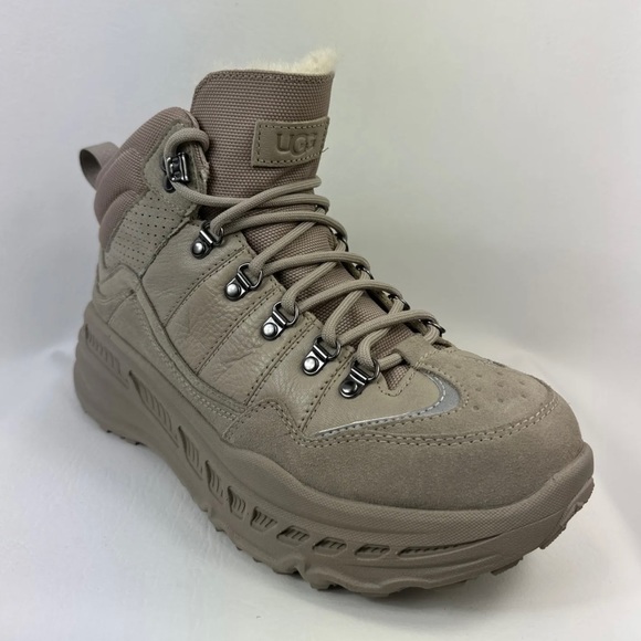 UGG Putty Hiker Waterproof 1112367
Size 8 in men or size 9.5 in women - Picture 3 of 13